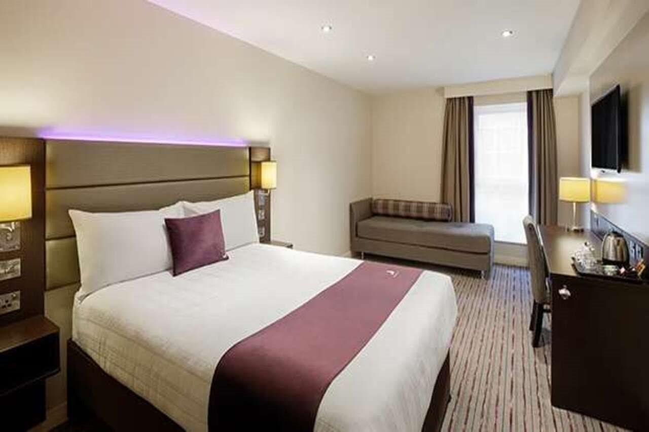 Premier Inn Ipswich North Exterior photo